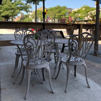 Bluebird Cafe & Grill - Patio seating - Italian Near Me - Orangeville, Ontario