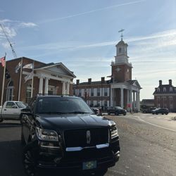 Blue Hen Limousine