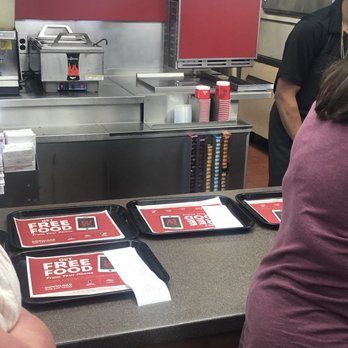 Wendy's - Orders stacked up and not being filled. - Burgers Near Me - Catoosa, Oklahoma