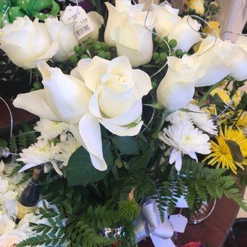 Albertsons - They have some great arrangements!!! - Grocery Near Me - Spring Valley, California