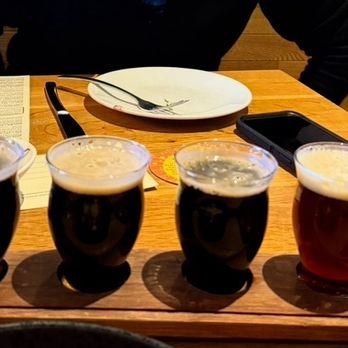 Sierra Nevada Taproom - Dark beer flight - Breweries Near Me - Mills River, North Carolina Sierra Nevada Taproom - Dark beer flight - Breweries Near Me - Mills River, North Carolina