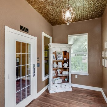 Countryside Manor - Entry foyer - Assisted Living Facilities Near Me - Conroe, Texas Countryside Manor - Entry foyer - Assisted Living Facilities Near Me - Conroe, Texas