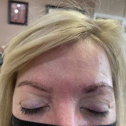 Wakeup Beauty Salon - Eyebrow Henna