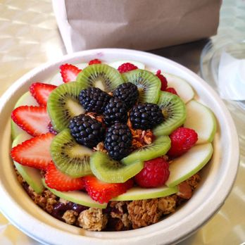 Cyber Yogurt - Very berry bowl - Ice Cream & Frozen Yogurt Near Me - El Monte, California