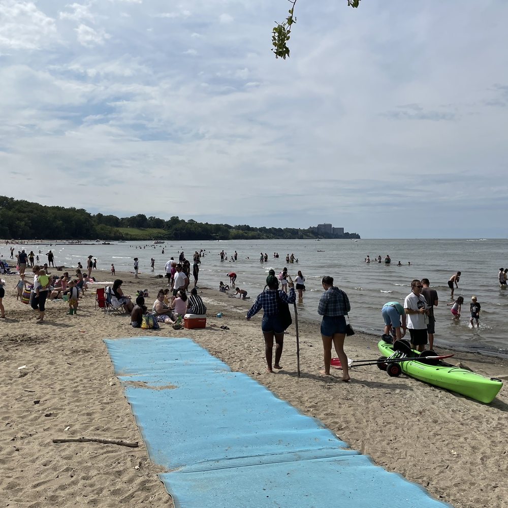 Edgewater Park - Sand and lake - Parks Near Me - Cleveland, Ohio