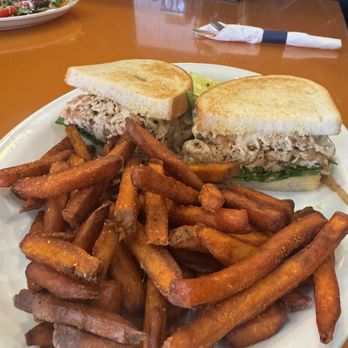 The Executive Diner - Turkey Sandwich - Diners Near Me - Alexandria, Virginia The Executive Diner - Turkey Sandwich - Diners Near Me - Alexandria, Virginia