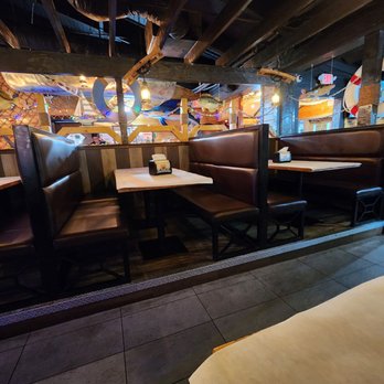 Red Crab Juicy Seafood - Dining area - Seafood Near Me - Melbourne, Florida