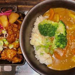 Order of BBQ Chicken Curry Rice w/ the Curried Rice & BBQ Chicken served separately but still very delicious
