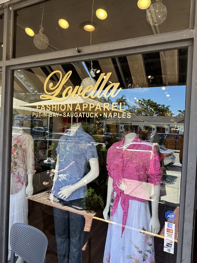 Lovella Fashion Apparel Logo