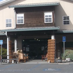 Almquist Lumber - Entrance outside