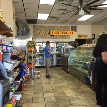 D & S Airport Delicatessen