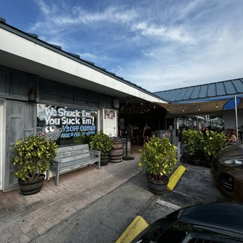 Papa's Raw Bar - Outside - Seafood Near Me - Lighthouse Point, Florida Papa's Raw Bar - Outside - Seafood Near Me - Lighthouse Point, Florida