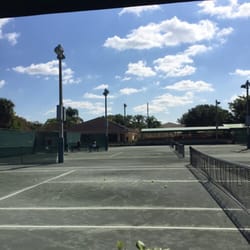 Pembroke Lakes Golf & Country Club - Clay courts