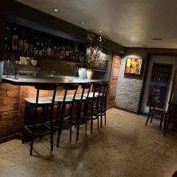 8th Street Winecellar