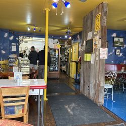 Midtown Bakery & Cafe - Interior
