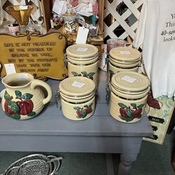 Smith's Antique Mall - Antiques Near Me - Miramar Beach, Florida Smith's Antique Mall - Antiques Near Me - Miramar Beach, Florida