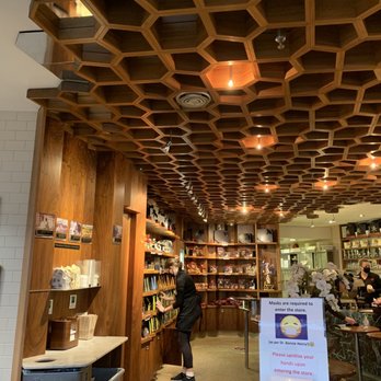 Thomas Haas Chocolate - Inside - Chocolatiers & Shops Near Me - Vancouver, British Columbia