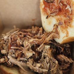 Smokey G's Smokehouse - Pulled pork sandwich