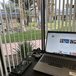 Pretty landscaping to look at while you're getting your treatment. Laptop table so I can work from my room.