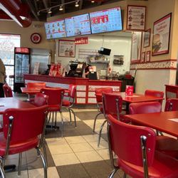 Freddy's Frozen Custard & Steakburgers - Clean, friendly, great place to eat!