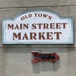 a sign for main street market