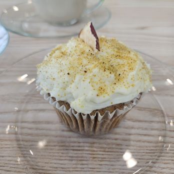 Apple-licious - The Famous Cheesecake cupcake cinnomon apple cheesecake - Bakeries Near Me - Spring, Texas Apple-licious - The Famous Cheesecake cupcake cinnomon apple cheesecake - Bakeries Near Me - Spring, Texas