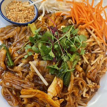 White Elephant - Pad Thai - Thai Near Me - Los Angeles, California