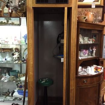 Jeffrey's Antique Gallery - Telephone booth in mint condition - Antiques Near Me - Findlay, Ohio Jeffrey's Antique Gallery - Telephone booth in mint condition - Antiques Near Me - Findlay, Ohio