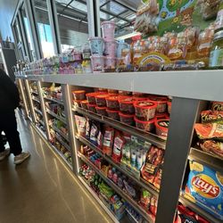 Reeder's Auto & Tire - Treats galore