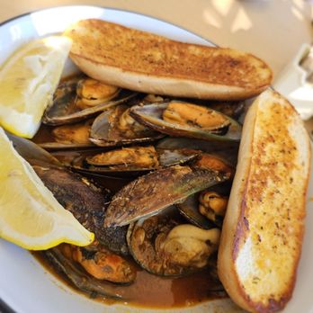 Redondo Beach Coffee Shop - Spicy garlic mussels - Coffee & Tea Near Me - Redondo Beach, California