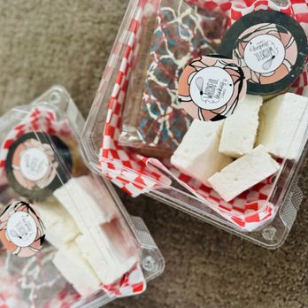 Whiskful Thinking Cakes - Special July 4th homemade Dubai Smores Kit!  Yum - Custom Cakes Near Me - Las Vegas, Nevada