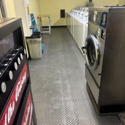 Thrift & Spin - Washers 3.00$ per washers (quarters only)