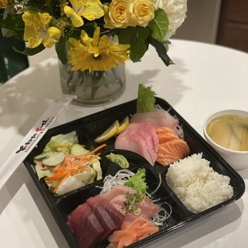 Yokoso Sushi - Sashimi deluxe - takeout order via DoorDash - Japanese Near Me - Pleasant Hill, California