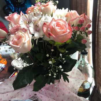 Stop & Shop - graduation flowers for my niece #classof2020 - Grocery Near Me - Chelmsford, Massachusetts Stop & Shop - graduation flowers for my niece #classof2020 - Grocery Near Me - Chelmsford, Massachusetts