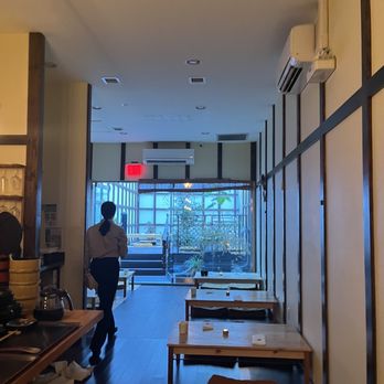 Ume Williamsburg - Inside restaurant - Sushi Bars Near Me - Brooklyn, New York Ume Williamsburg - Inside restaurant - Sushi Bars Near Me - Brooklyn, New York