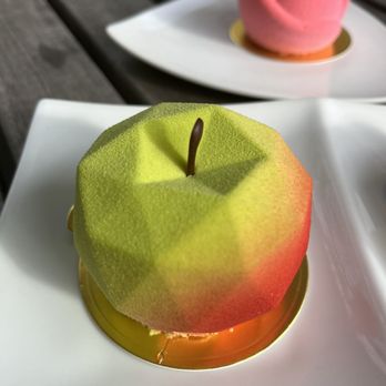 Jonquils Cafe & Bakery - Geometric apple - Cafes Near Me - Boston, Massachusetts