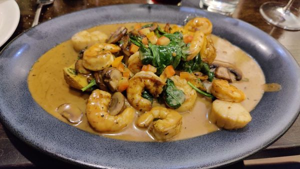 Mitchell's Fish Market by null