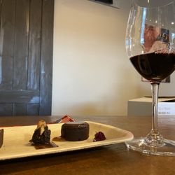 Narratif / NW Wine Collaborative Winery - Red wine and chocolate weekend