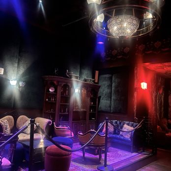 Mr. Wanderlust - Piano Bars Near Me - Los Angeles, California