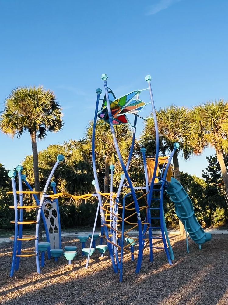 Round Island Beach Park Logo