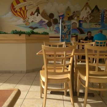 Dairy Queen Ltd Brazier - the interior of a restaurant - Ice Cream & Frozen Yogurt Near Me - Palmyra, Pennsylvania