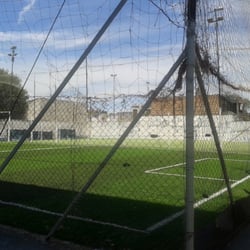Poli fútbol - Las canchas al aire libre