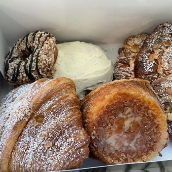 Bonrue Bakery - Bakeries Near Me - St George, Utah Bonrue Bakery - Bakeries Near Me - St George, Utah