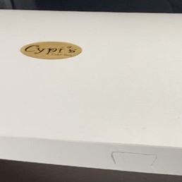 Here is the leftover cupcake box clearly showing that they are from Cypi's