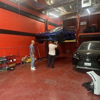 Tiffany's Auto Collision - inside thebodyshop - Body Shops Near Me - Los Angeles, California Tiffany's Auto Collision - inside thebodyshop - Body Shops Near Me - Los Angeles, California