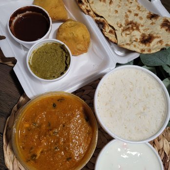 5th Element - Chicken Curry, Veggie Samosa, Raitha, and Tandoori Roti. - Indian Near Me - Jacksonville, Florida