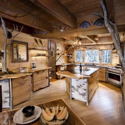 Moose Meadow Lodge & Treehouse - Kitchen is open to guests at Moose Meadow Lodge