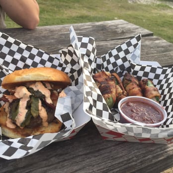 Moon Tower - Yummy - Dive Bars Near Me - Houston, Texas Moon Tower - Yummy - Dive Bars Near Me - Houston, Texas