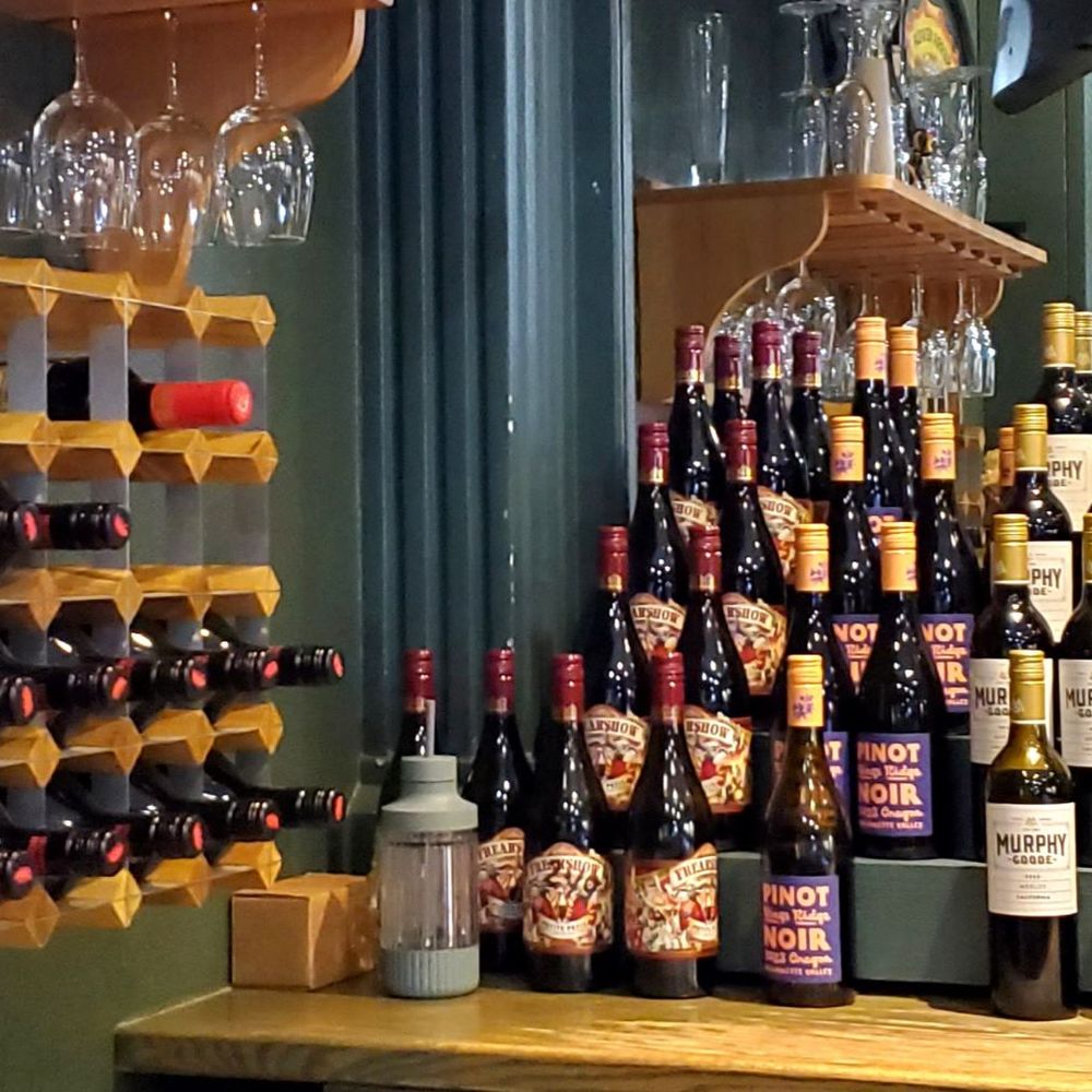 Charlew's Tap House - Bar area - Beer Bar Near Me - Anderson, California