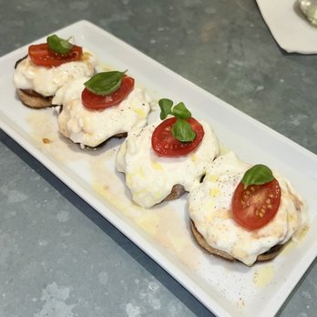 LPM Restaurant & Bar - Burrata et Tomatoes. - French Near Me - Miami, Florida LPM Restaurant & Bar - Burrata et Tomatoes. - French Near Me - Miami, Florida